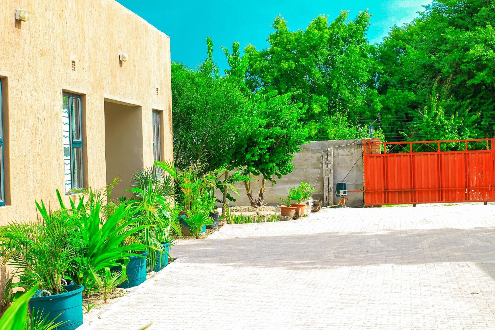 Golentle Home Stay Maun Exterior photo